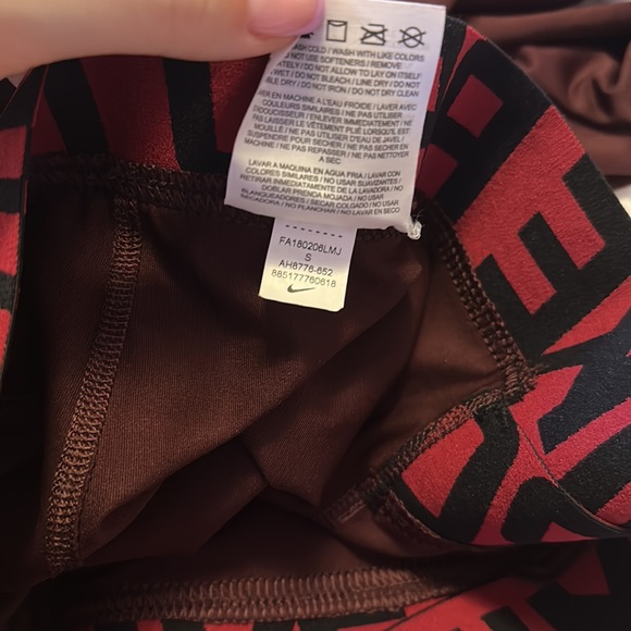 Nike Pro Women’s Crossover Waistband Ankle Workout Leggings Burgundy Size Small - Picture 5 of 5